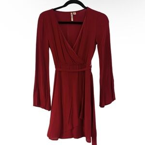 Dark red tie waist dress with Flowy‎ sleeves by Miami